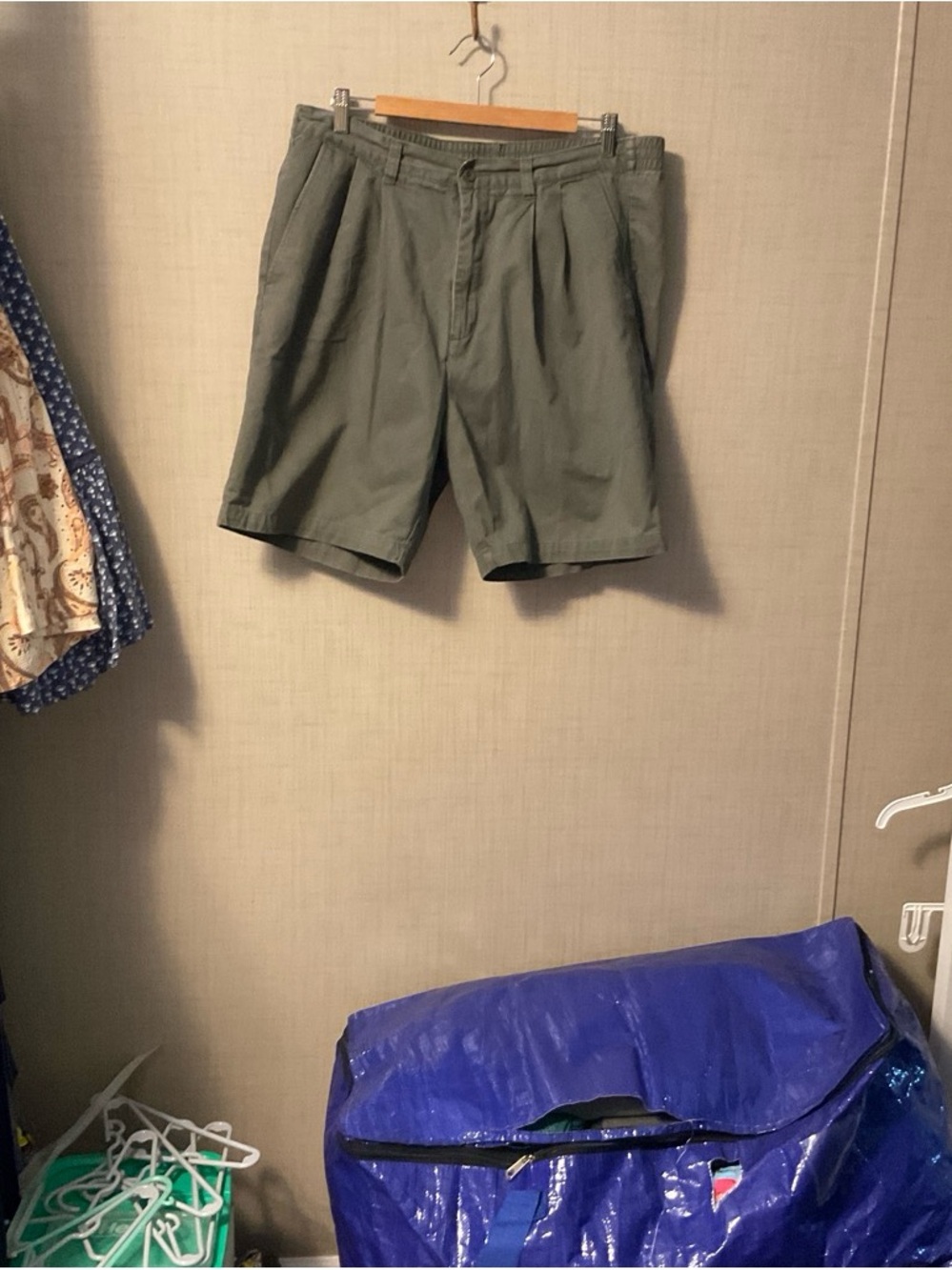 Cherokee Men's Olive Flat-Front Shorts